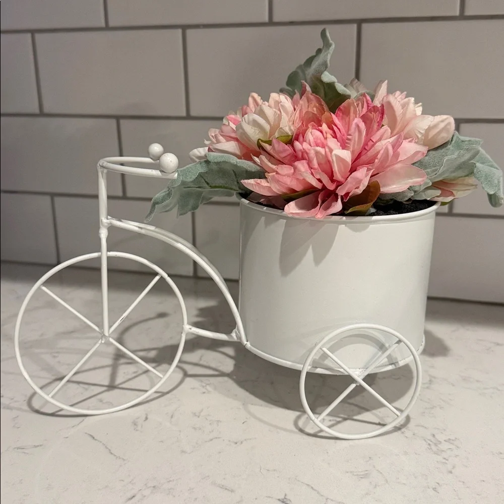 Vintage Style White Metal Bicycle‎ Planter with Artificial Flowers